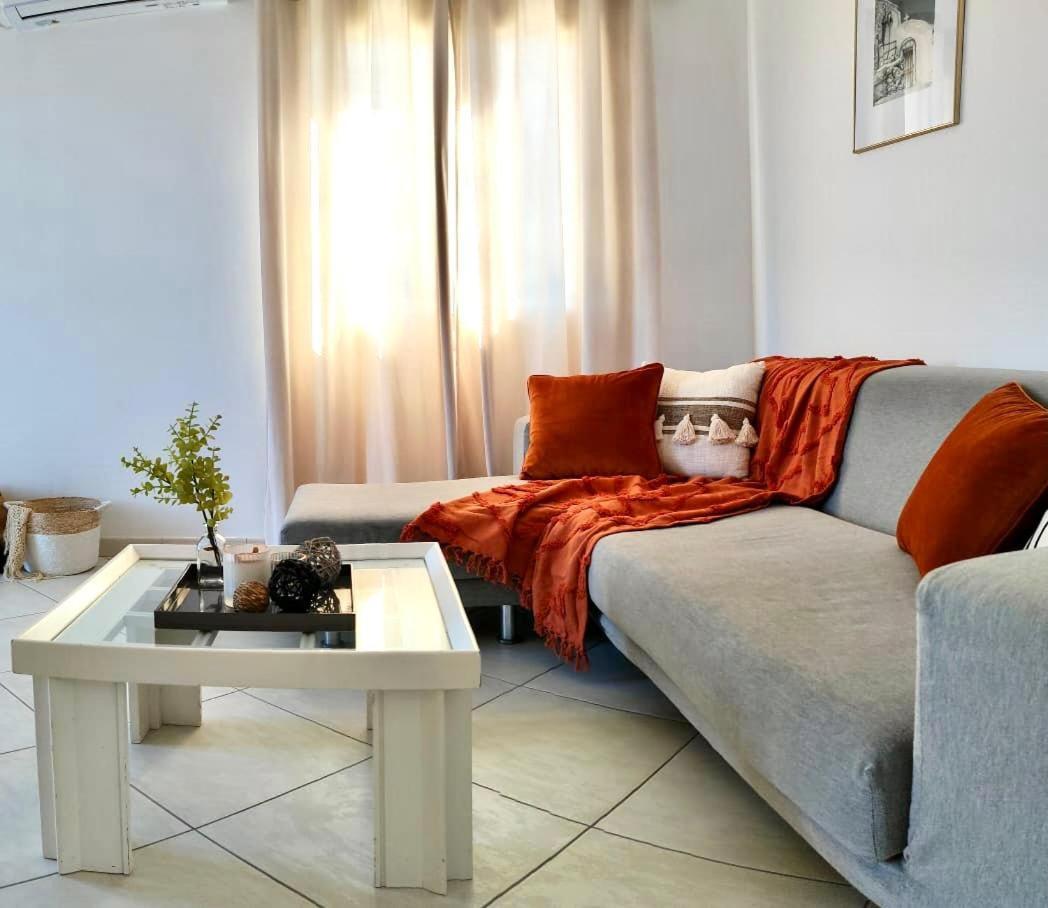 Theasis Apartments Adamantas  Luaran gambar