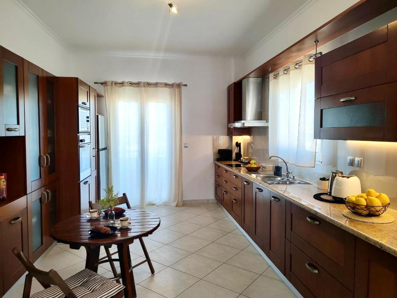Theasis Apartments Adamantas  Luaran gambar