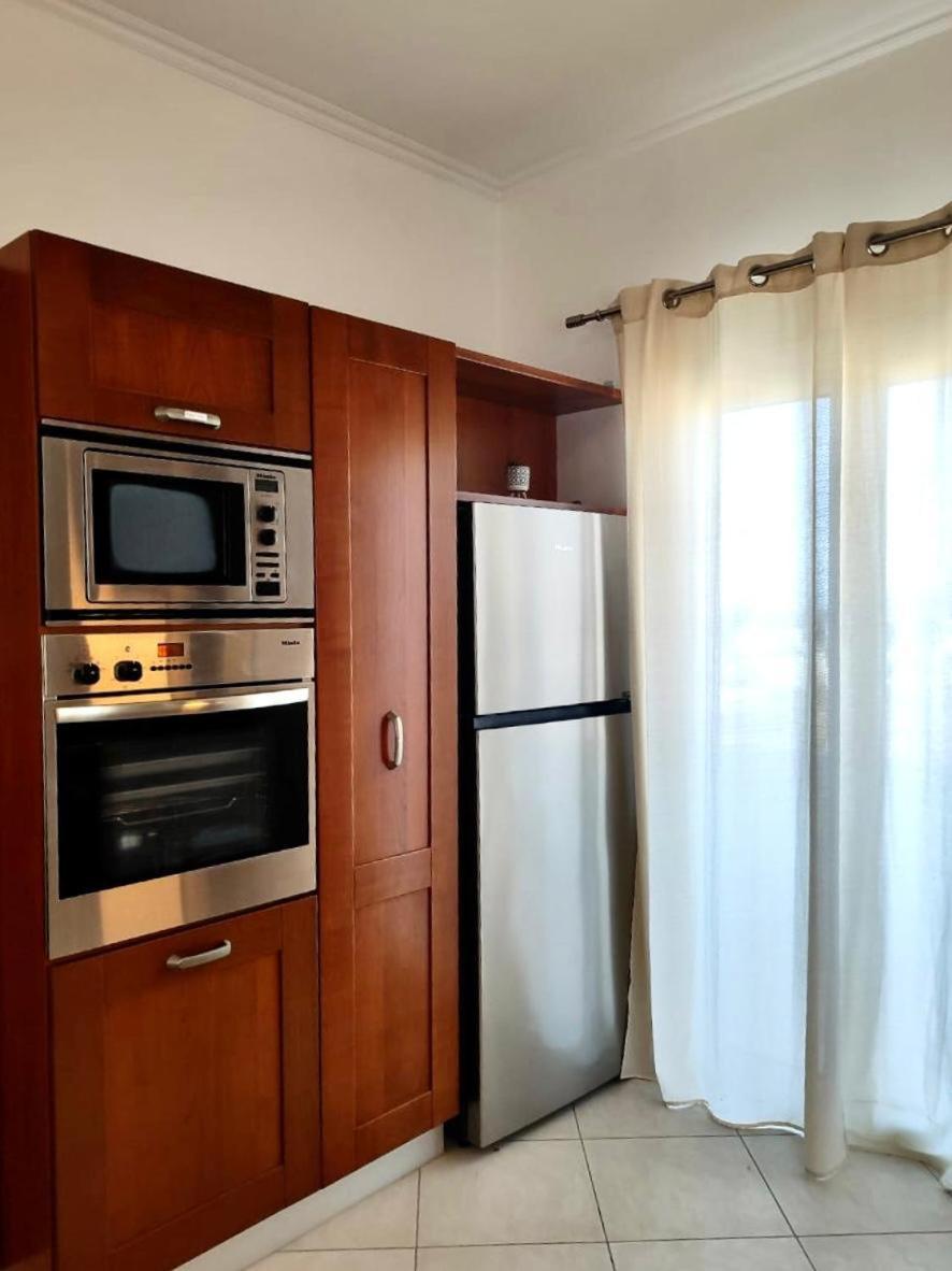 Theasis Apartments Adamantas  Luaran gambar